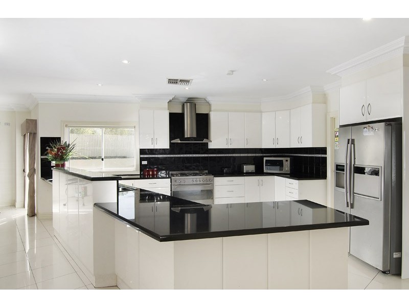 12 Wetherby Court, Hillside VIC 3037