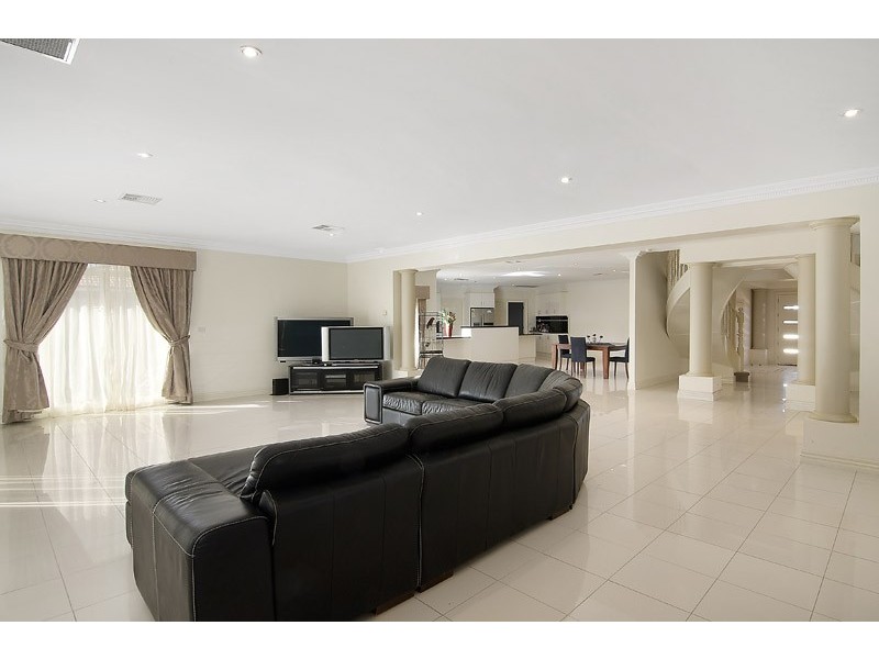 12 Wetherby Court, Hillside VIC 3037