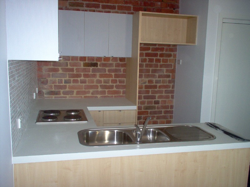 10/2 Pottery Court, Brunswick VIC 3056