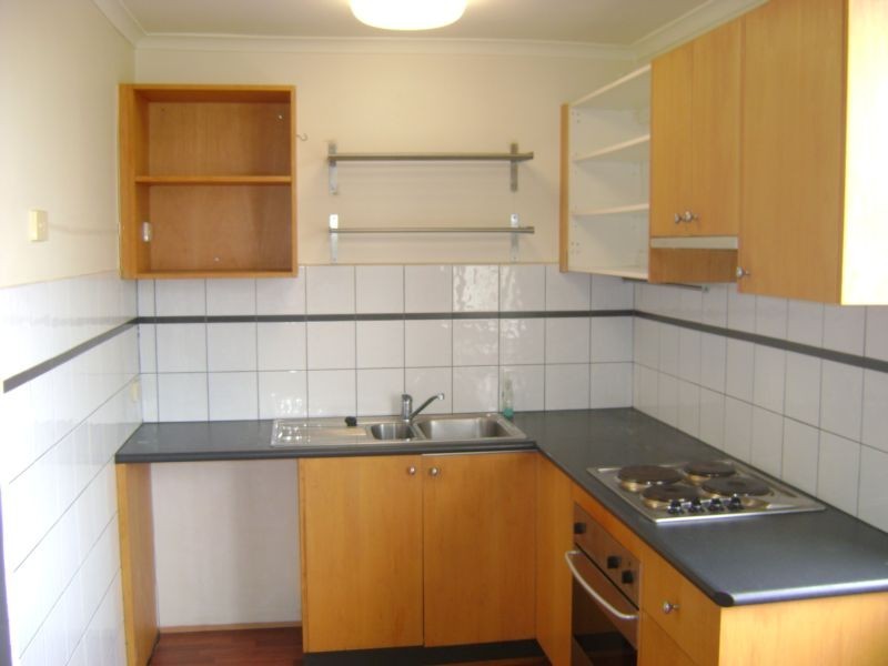 2/15 De Carle Street, Brunswick VIC 3056