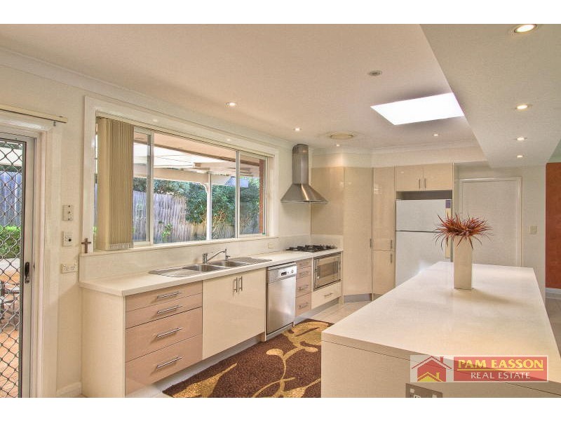 8 Altona Place, North Rocks NSW 2151