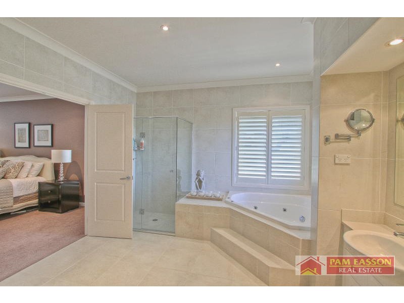 15 Alanas Ave, Oatlands NSW 2117