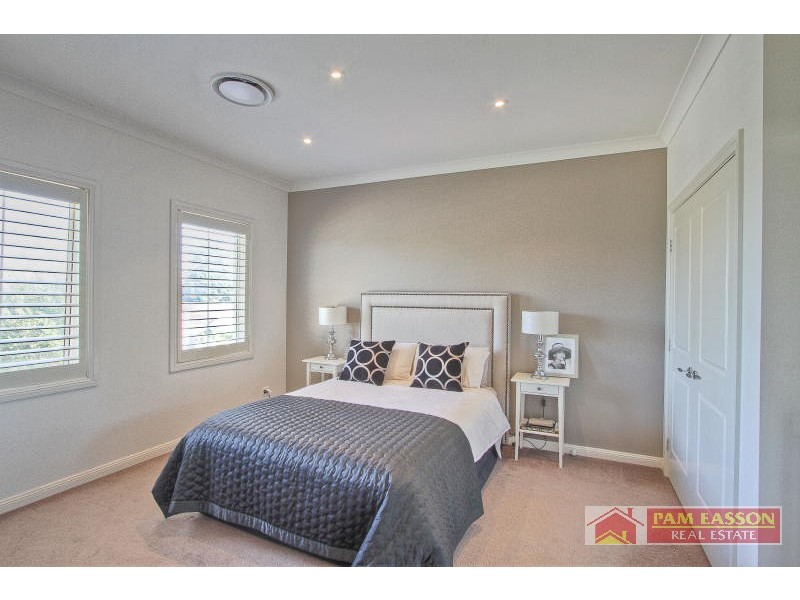 15 Alanas Ave, Oatlands NSW 2117