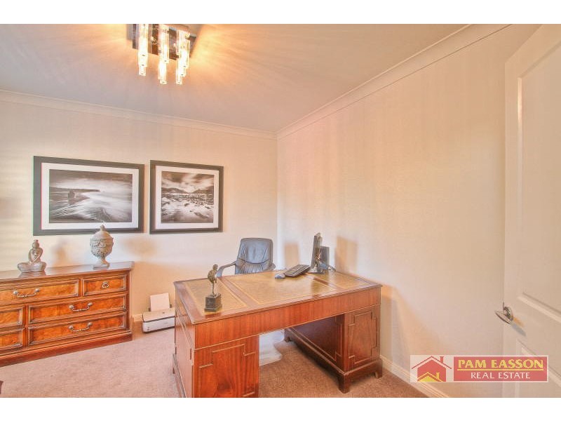 15 Alanas Ave, Oatlands NSW 2117