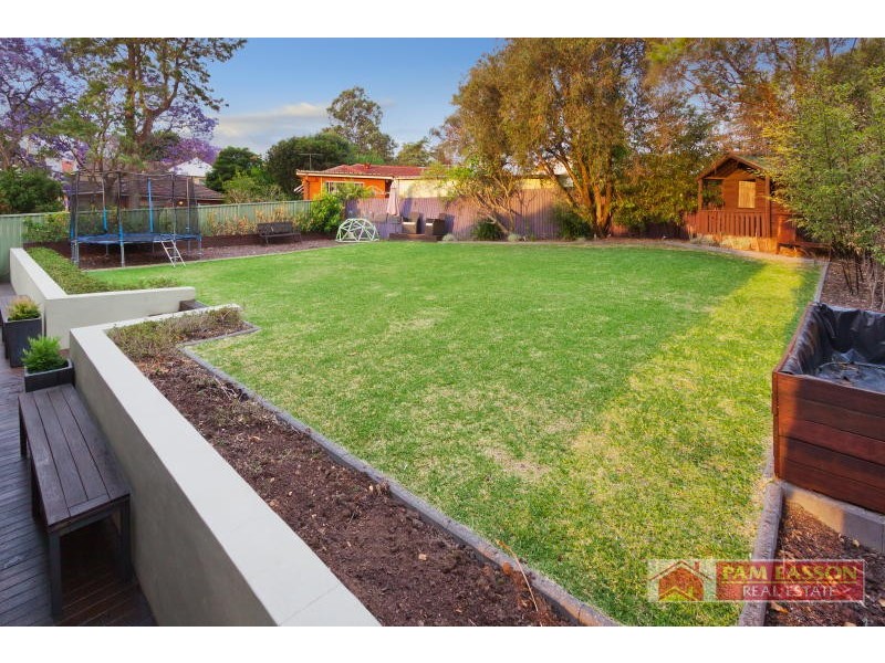 1 Allambie Ave, Northmead NSW 2152