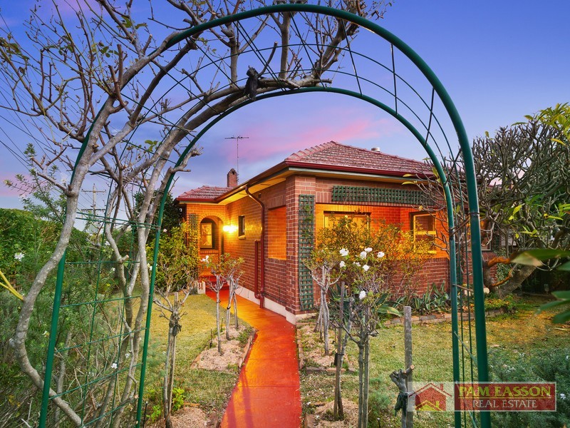 2 Raymond Avenue, Northmead NSW 2152