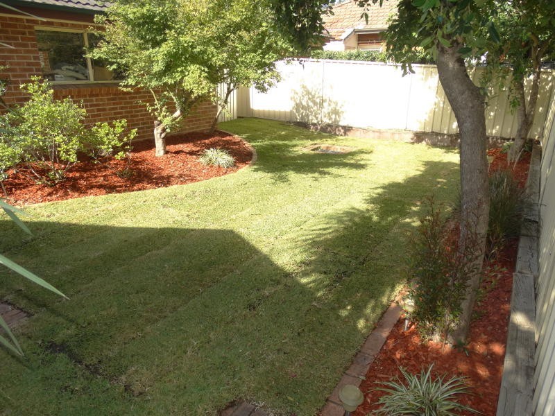 2/11 Brooker Avenue, Oatlands NSW 2117