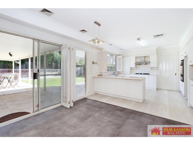 29 Strathalbyn Drive, Oatlands NSW 2117