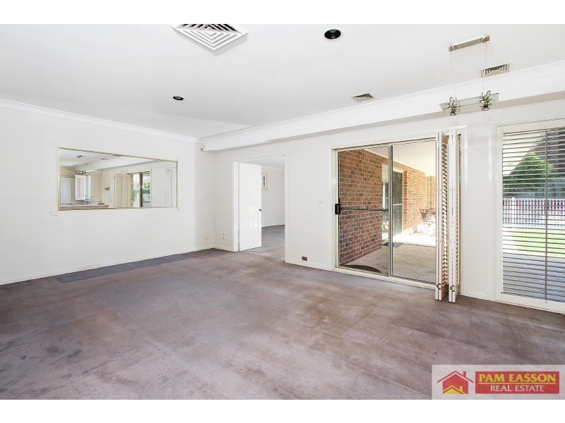 29 Strathalbyn Drive, Oatlands NSW 2117
