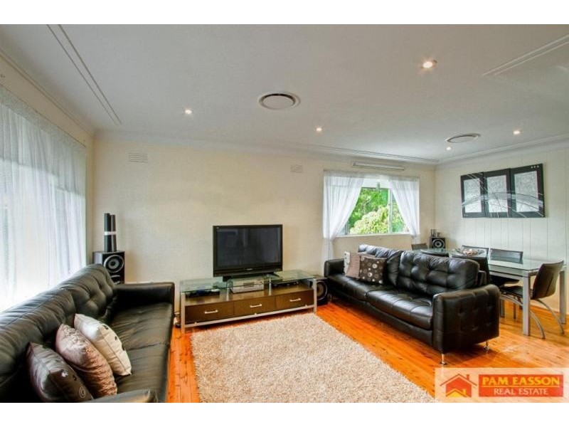 2 Meckiff Ave, North Rocks NSW 2151