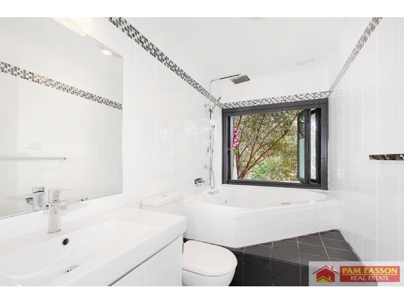 8 Tulong Ave, Oatlands NSW 2117