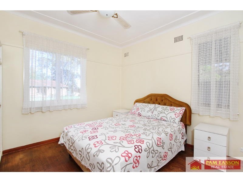 15 Greens Ave, Oatlands NSW 2117