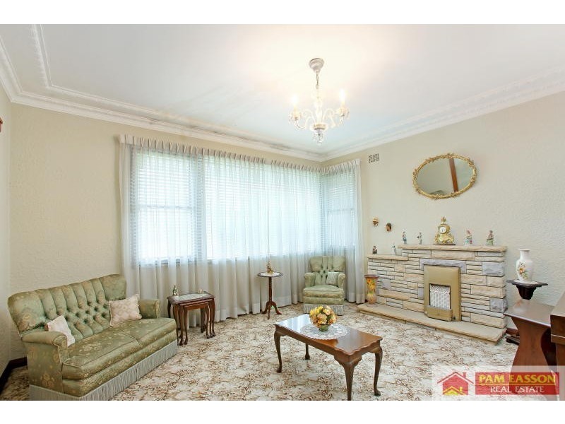 13 Gollan Ave, Oatlands NSW 2117