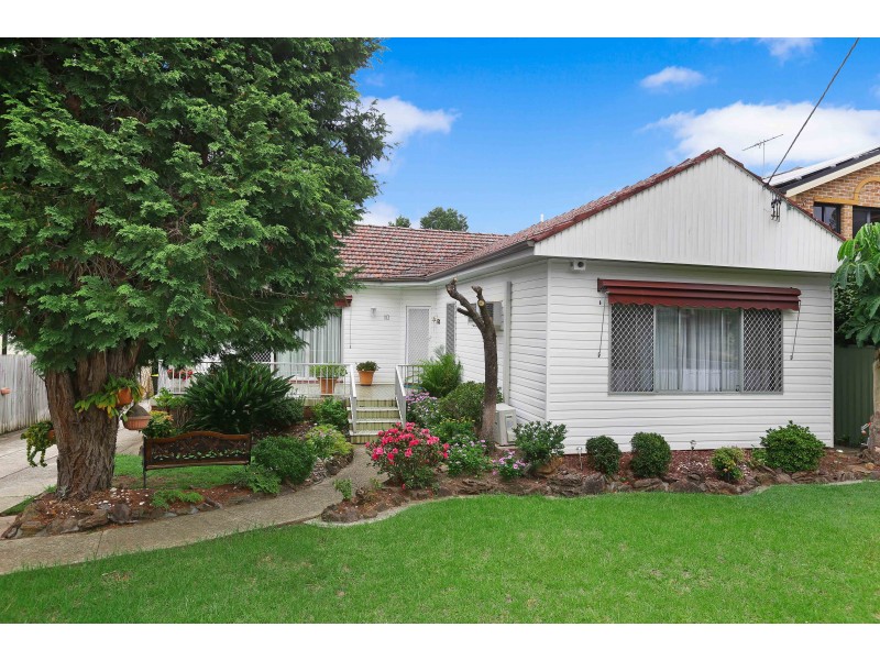 10 St Aidans Ave, Oatlands NSW 2117