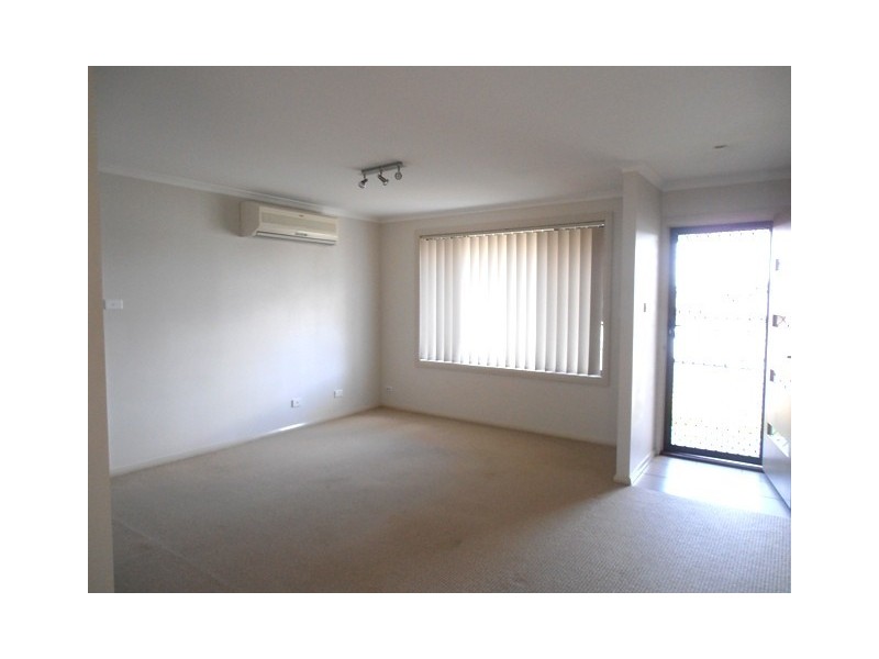 2/1 Weemala Close, Aberglasslyn NSW 2320