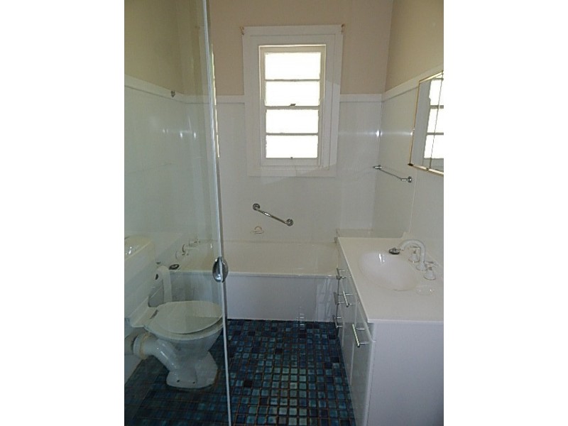 9 Lawson Avenue, Woodberry NSW 2322