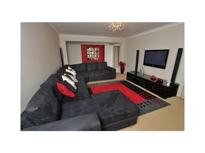 12 Drayton Cres, Thornton NSW 2322