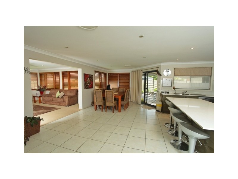 12 Drayton Cres, Thornton NSW 2322