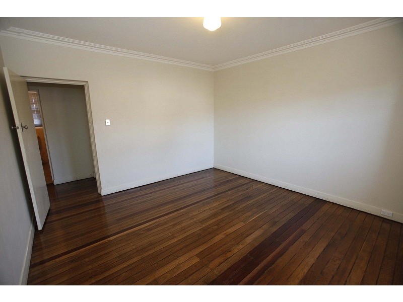 8/76 Parkway Avenue, Cooks Hill NSW 2300