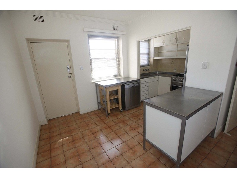 8/76 Parkway Avenue, Cooks Hill NSW 2300