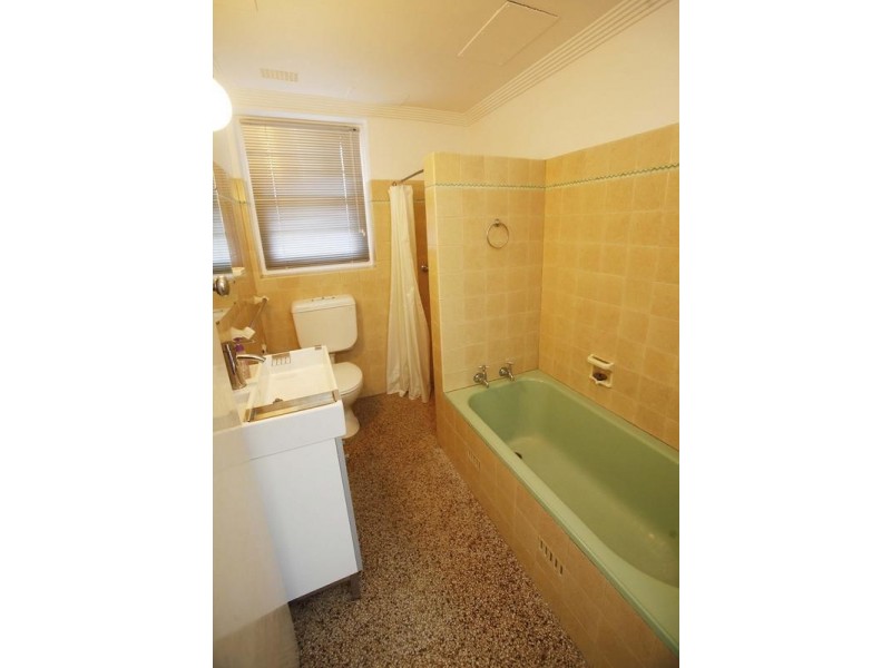 8/76 Parkway Avenue, Cooks Hill NSW 2300