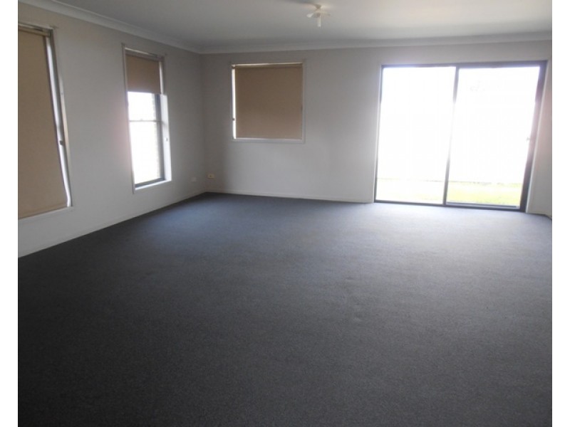 8/5 Quarter Sessions Rd, Tarro NSW 2322