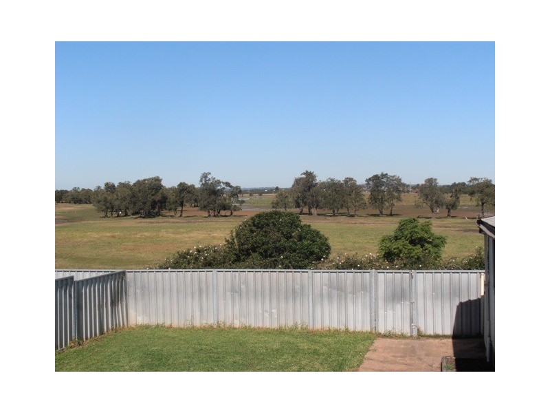 43 Redbill Drive, Woodberry NSW 2322