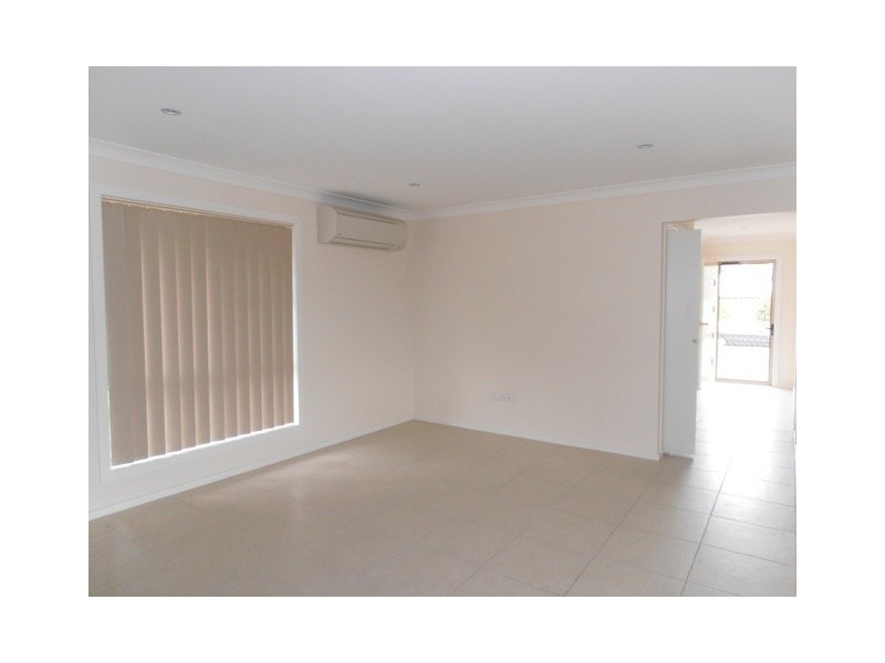 2/2a Walter Street, Rutherford NSW 2320