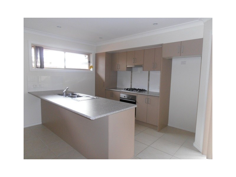 2/2a Walter Street, Rutherford NSW 2320