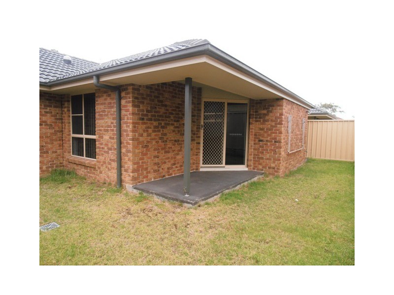 2/2a Walter Street, Rutherford NSW 2320