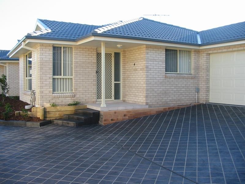 4/24-28 Hibiscus Crescent, Aberglasslyn NSW 2320