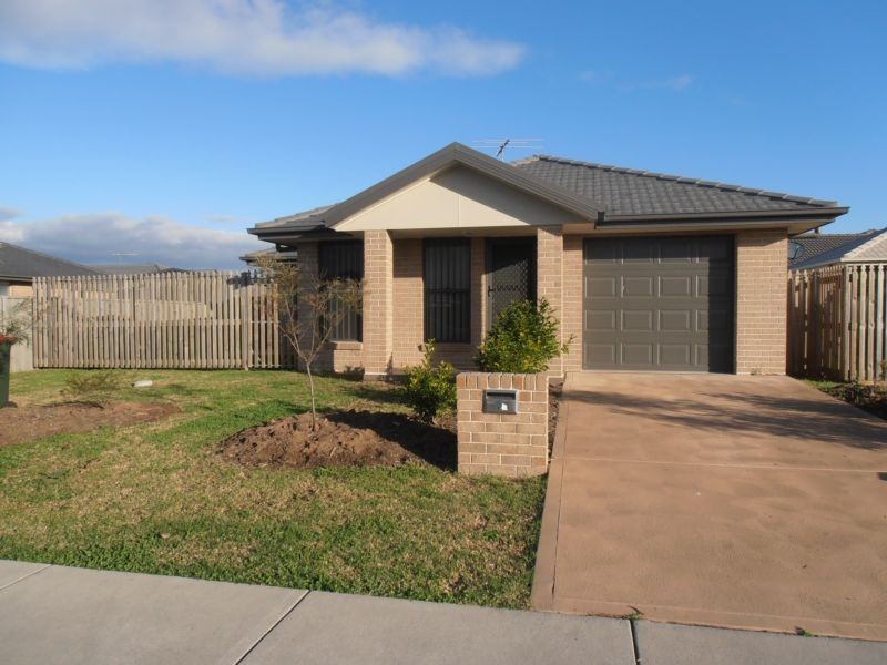 18 Niven Parade, Rutherford NSW 2320