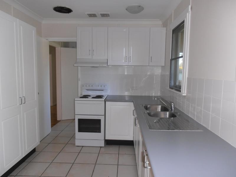 10 Roslyn, Raymond Terrace NSW 2324