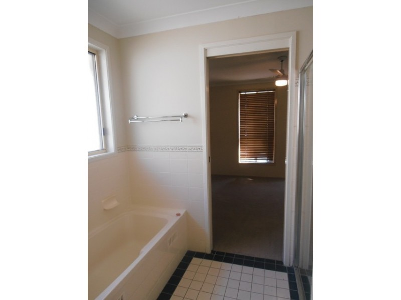 2 Joshua Close, Rutherford NSW 2320