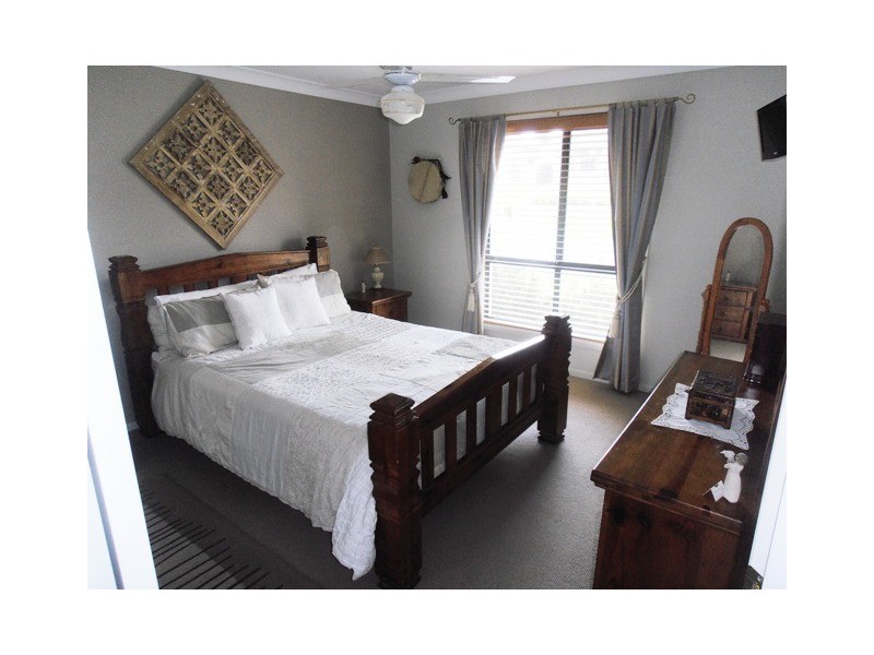 39 Canterbury Drive, Raworth NSW 2321