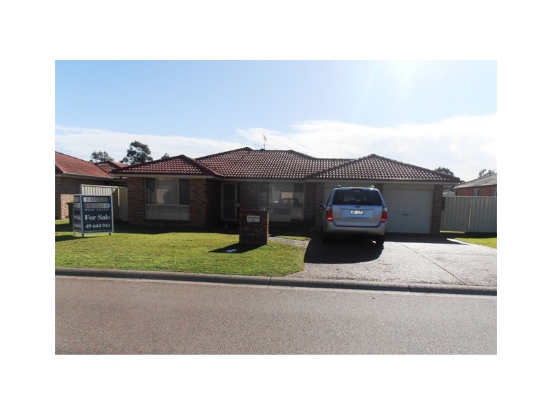 27 Drysdale Crescent, Metford NSW 2323