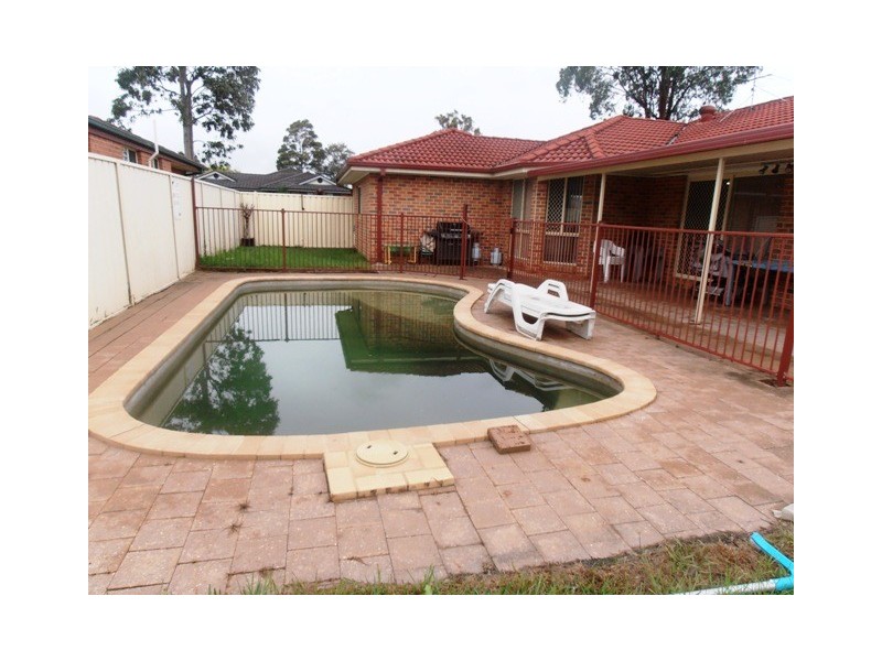 27 Drysdale Crescent, Metford NSW 2323
