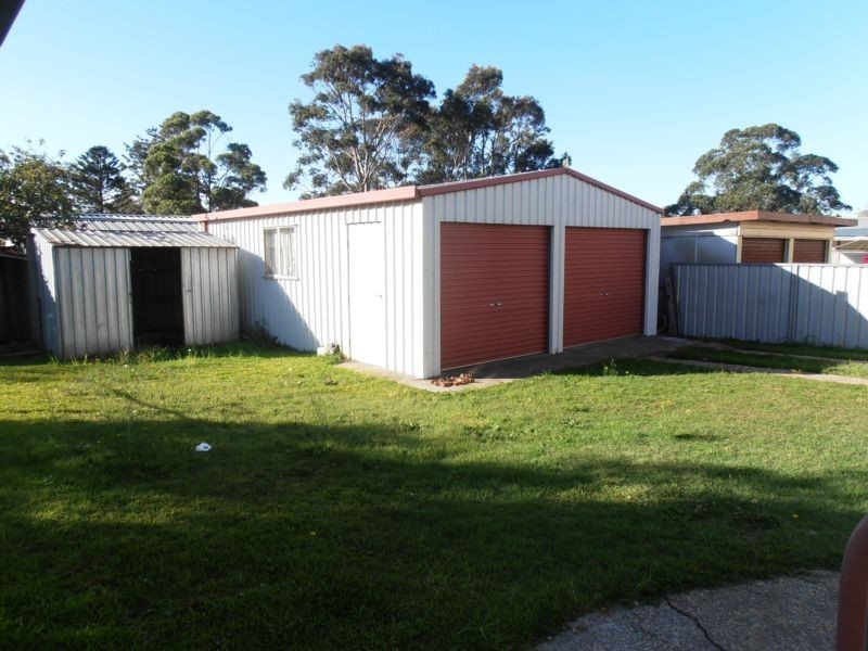 10 Burgess Parade, Tarro NSW 2322