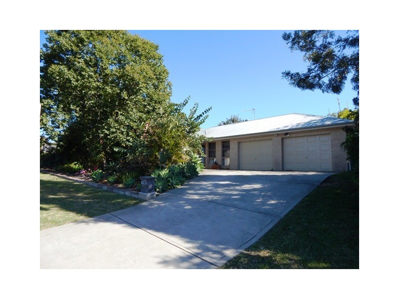 74 Canterbury Drive, Raworth NSW 2321