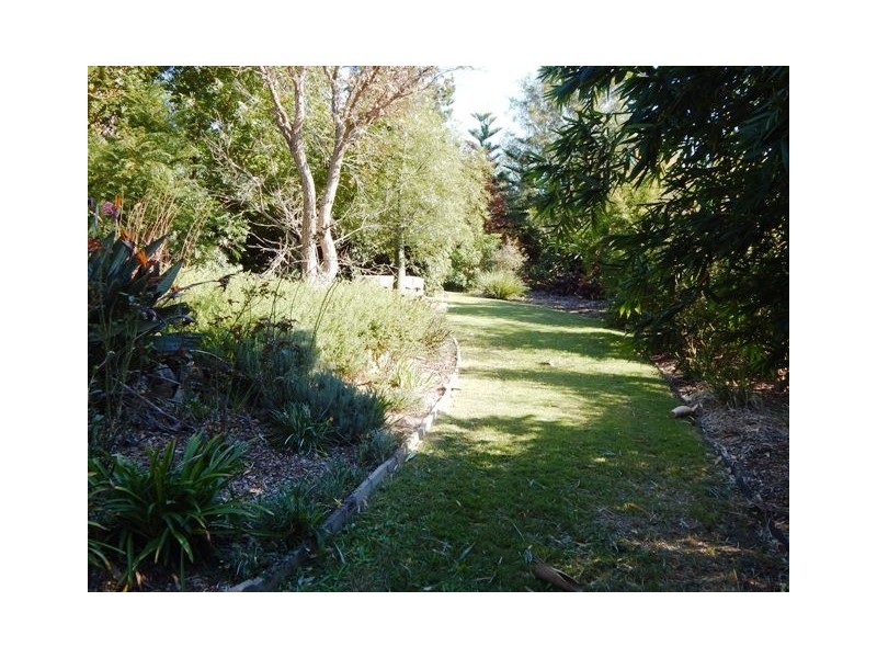 74 Canterbury Drive, Raworth NSW 2321