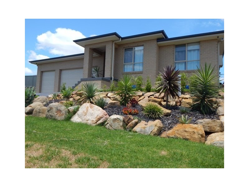 1 Fernleigh Avenue, Aberglasslyn NSW 2320