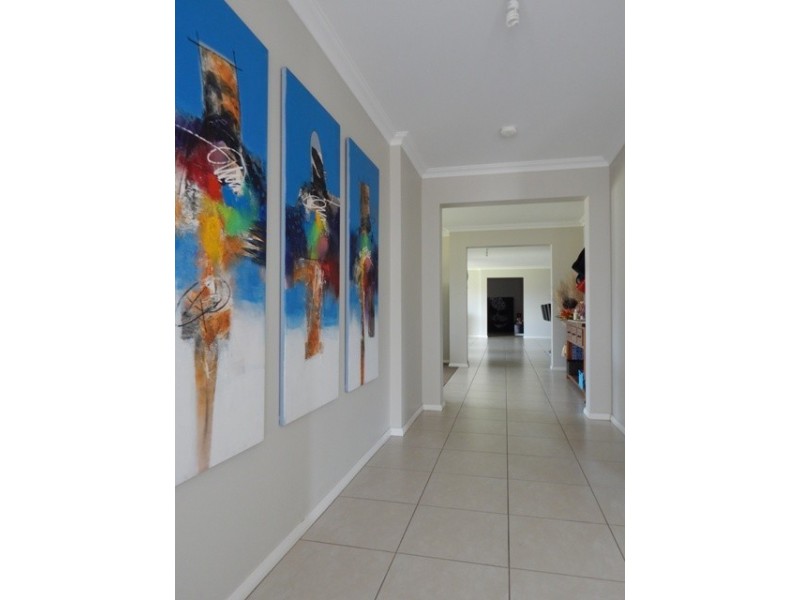 1 Fernleigh Avenue, Aberglasslyn NSW 2320