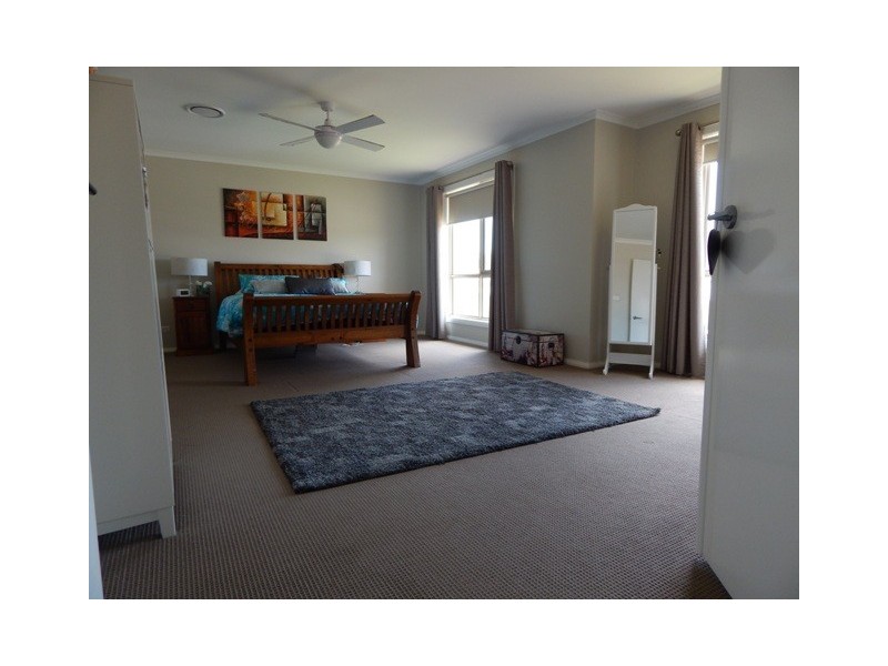 1 Fernleigh Avenue, Aberglasslyn NSW 2320