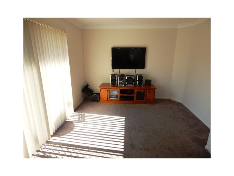 16a Glover Crescent, Metford NSW 2323