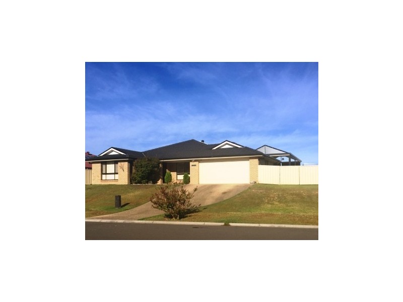 30 Kelly Circle, Rutherford NSW 2320