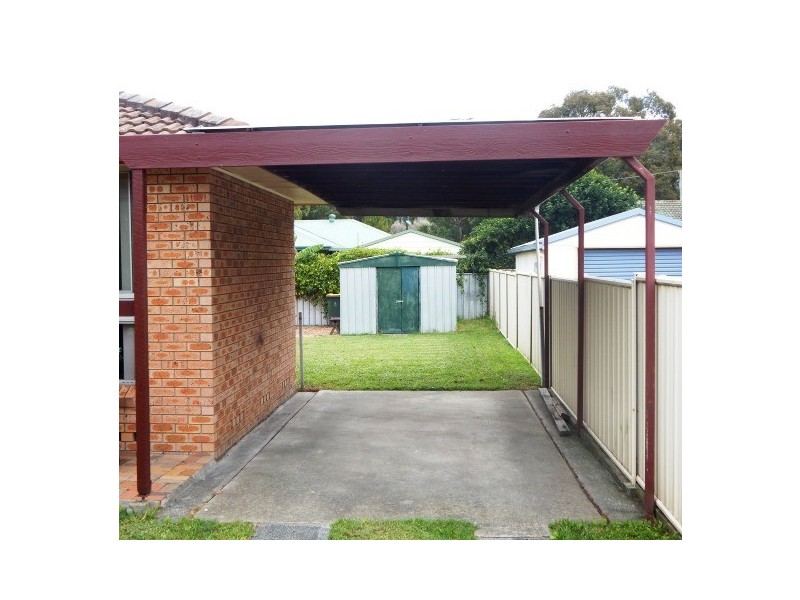 10 Sapphire Dr, Tarro NSW 2322