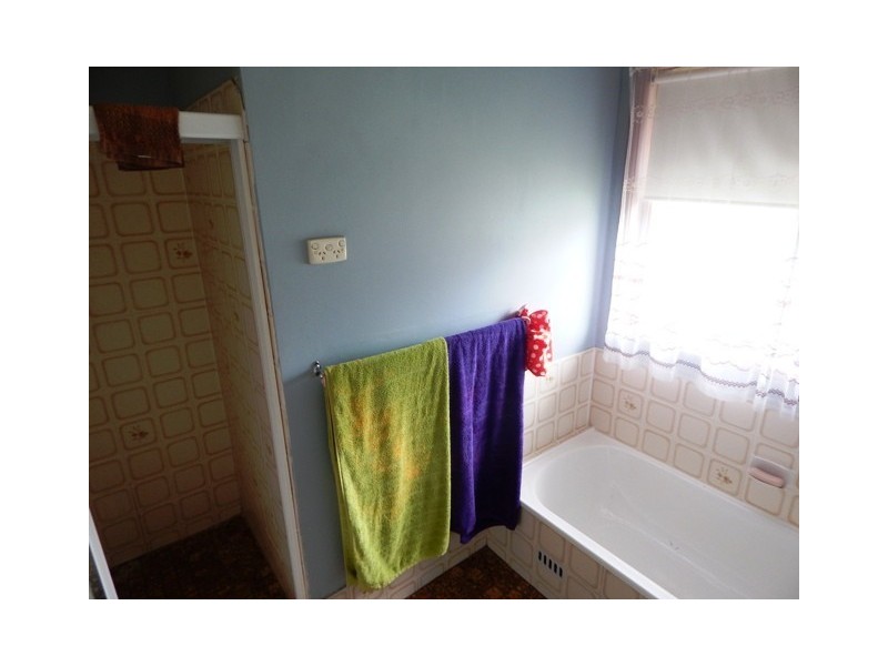 10 Sapphire Dr, Tarro NSW 2322