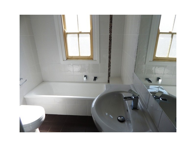 2 Central Ave, Tarro NSW 2322