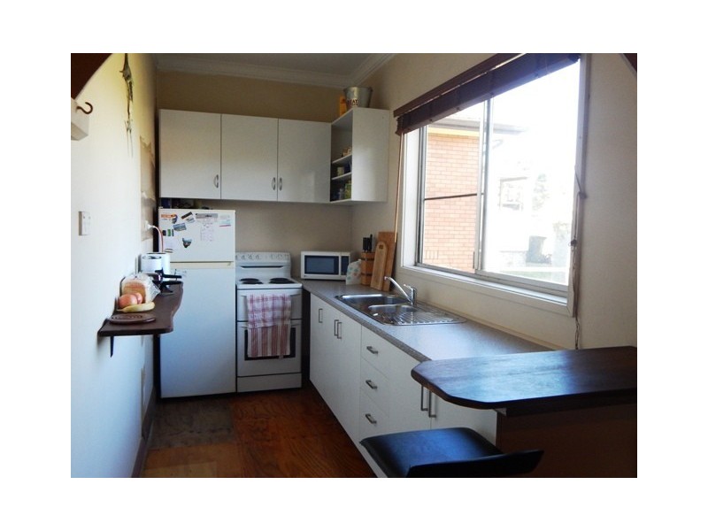 16-18 King St, East Maitland NSW 2323