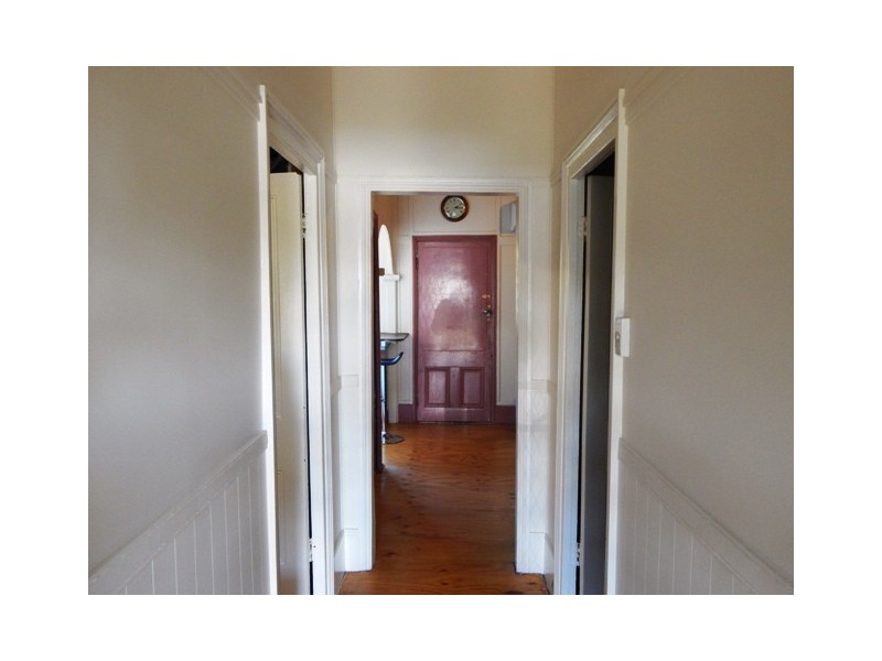 16-18 King St, East Maitland NSW 2323